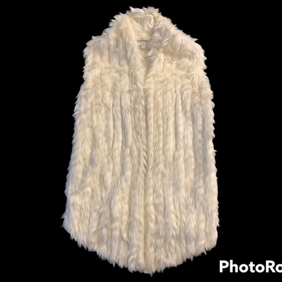 GUESS- Faux Fur Vest - Picture 1 of 6